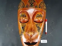 Afrikaans houten masker - afbeelding 1 van  5