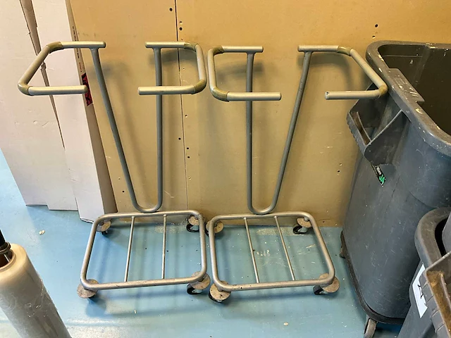 Afvalcontainer en divers (3x) - afbeelding 3 van  4