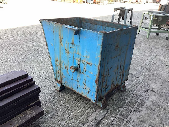 Afvalcontainer - afbeelding 4 van  5