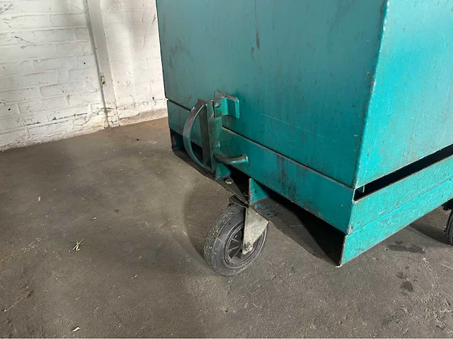 Afvalcontainer - afbeelding 4 van  5