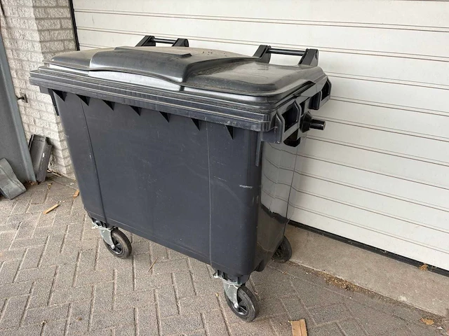 Afvalcontainer - afbeelding 3 van  4