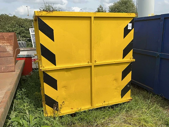 Afvalcontainer - afbeelding 2 van  5