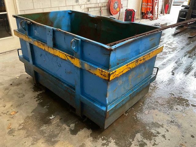 Afvalcontainer - afbeelding 4 van  5