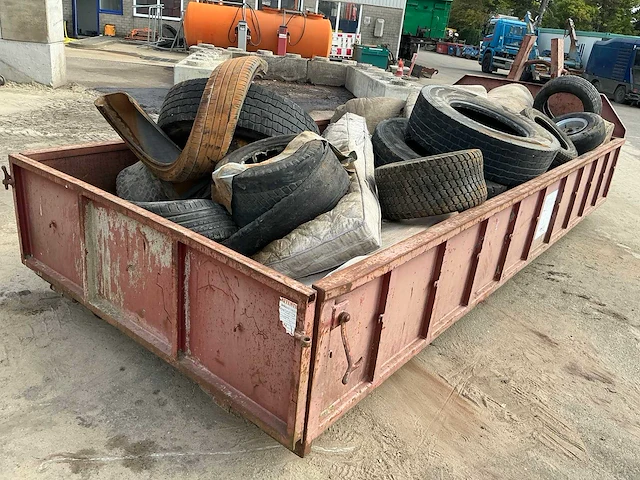 Afvalcontainer - afbeelding 8 van  9