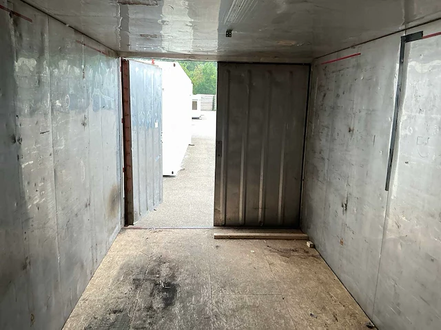 Afzet 20ft container geisoleerd - afbeelding 2 van  11