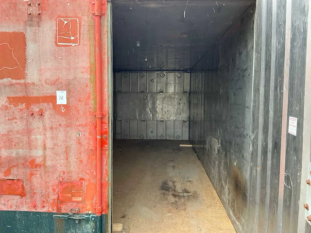 Afzet 20ft container geisoleerd - afbeelding 11 van  11