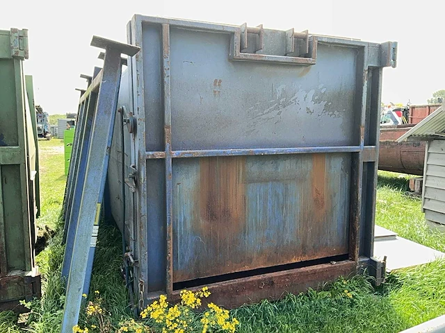 Afzet afvalcontainer ‘haakarm’ - afbeelding 3 van  8