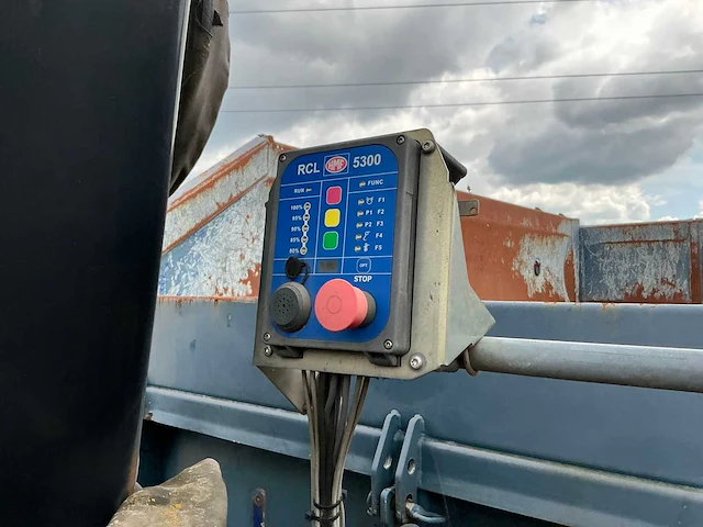 Afzet afvalcontainer met kraan - afbeelding 3 van  28