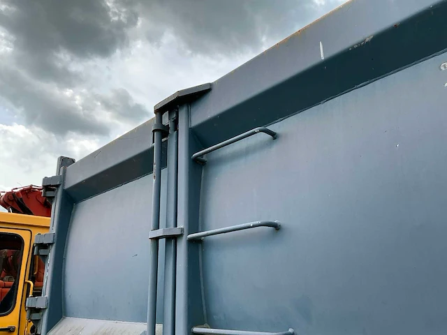 Afzet afvalcontainer met kraan - afbeelding 14 van  28