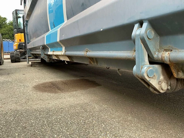 Afzet afvalcontainer met kraan - afbeelding 16 van  28