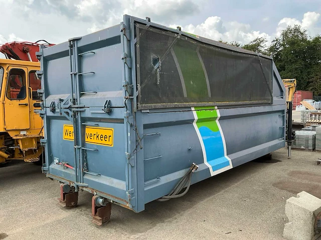 Afzet afvalcontainer met kraan - afbeelding 12 van  28