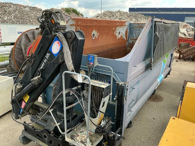Afzet afvalcontainer met kraan - afbeelding 23 van  28