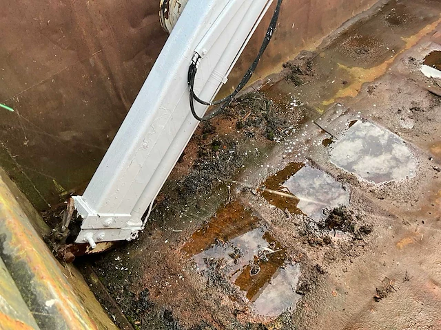 Afzet afvalcontainer met laadkraan - afbeelding 7 van  18