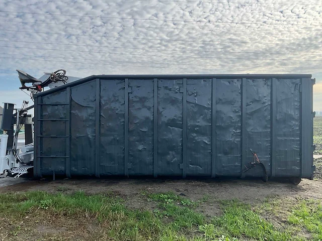 Afzet afvalcontainer met laadkraan - afbeelding 13 van  18