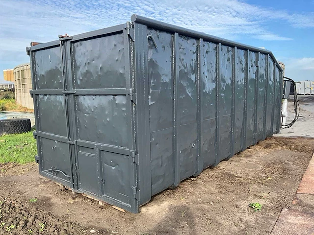 Afzet afvalcontainer met laadkraan - afbeelding 16 van  18