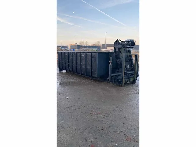 Afzet container met kraan - afbeelding 7 van  7