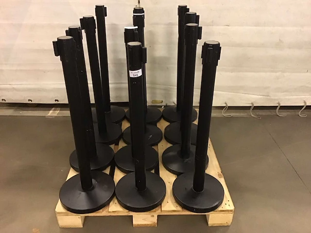 Afzetpaal (12x) zwart met treklint - afbeelding 1 van  2