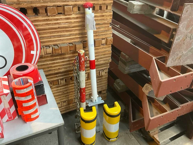 Afzetpaal en hoekbescherming (2x) - afbeelding 1 van  4