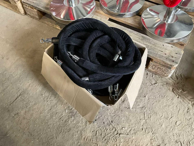 Afzetpalen met koord (14x) - afbeelding 4 van  4