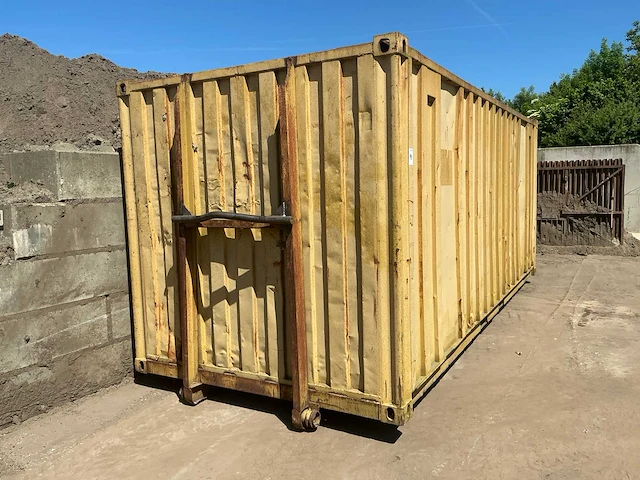 Afzetzeecontainer 20ft - afbeelding 1 van  15