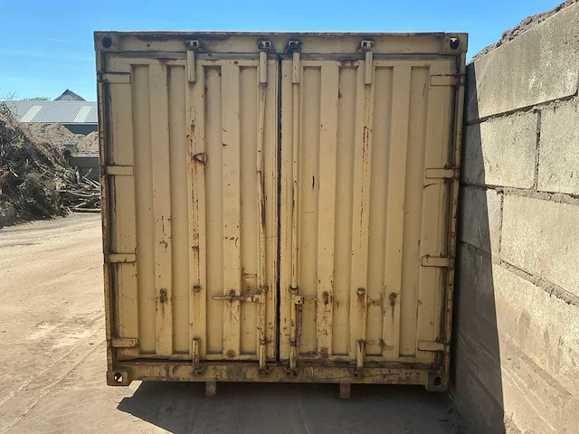 Afzetzeecontainer 20ft - afbeelding 10 van  15