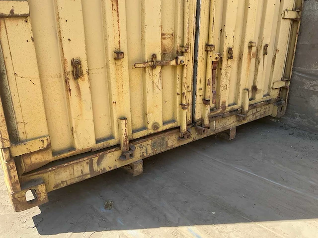 Afzetzeecontainer 20ft - afbeelding 11 van  15