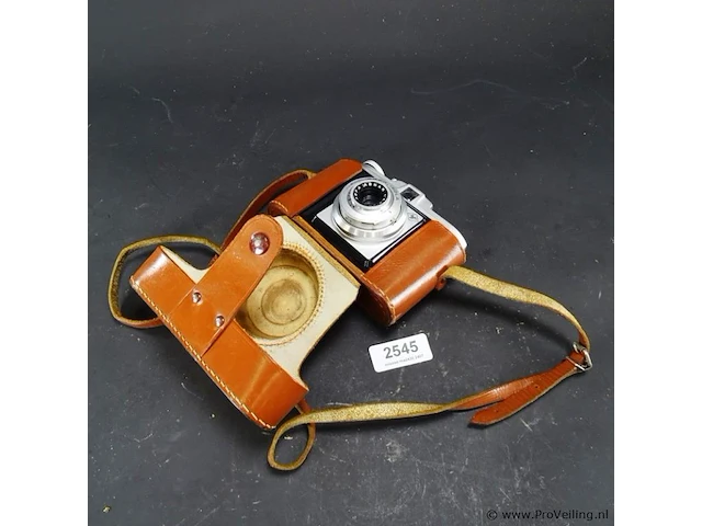 Agfa isola camera in lederen etui - afbeelding 1 van  5