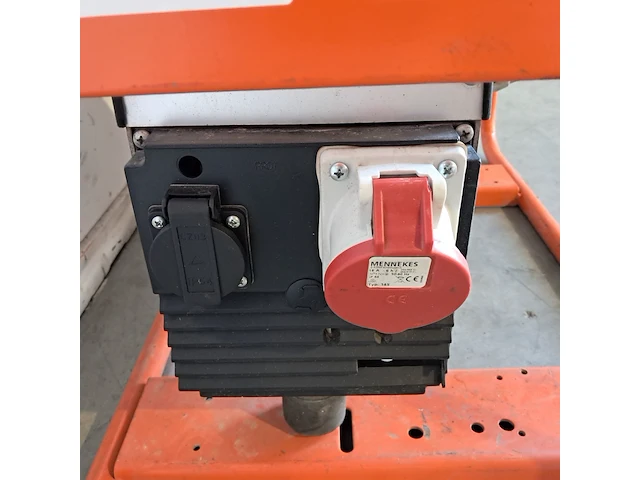 Aggregaat benzine 6,5kva 1x230v ra 1x400v, europower generators, ep6500t, 2015 - afbeelding 3 van  11
