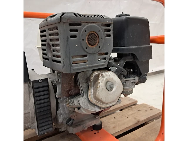 Aggregaat benzine 6,5kva 1x230v ra 1x400v europower generators, ep6500t, bouwjaar 2014 - afbeelding 5 van  7
