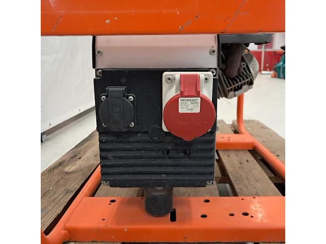 Aggregaat benzine 6,5kva 1x230v ra 1x400v europower generators, ep6500t, bouwjaar 2014 - afbeelding 6 van  7
