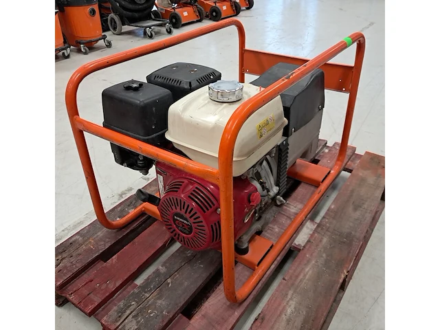 Aggregaat benzine 6,5kva 1x230v ra 1x400v europower generators, ep6500t, bouwjaar 2018 - afbeelding 4 van  8