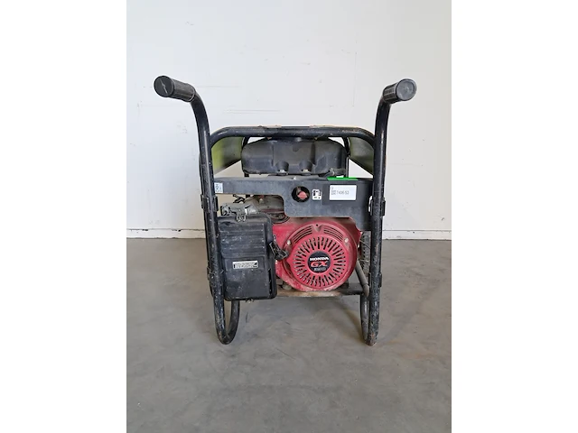 Aggregaat benzine 6,5kva 1x230v ra 1x400v pramac, es8000 thi avr, bouwjaar 2009 - afbeelding 5 van  10