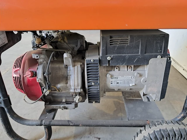 Aggregaat benzine 6,5kva 1x230v ra 1x400v pramac, es8000 thi avr, bouwjaar 2009 - afbeelding 6 van  10