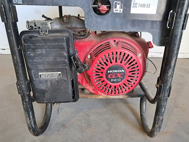 Aggregaat benzine 6,5kva 1x230v ra 1x400v pramac, es8000 thi avr, bouwjaar 2009 - afbeelding 7 van  10