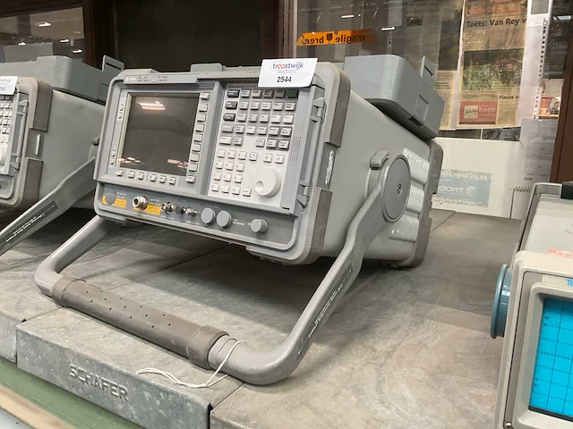 Agilent e4407b spectrum analyzer - afbeelding 2 van  7