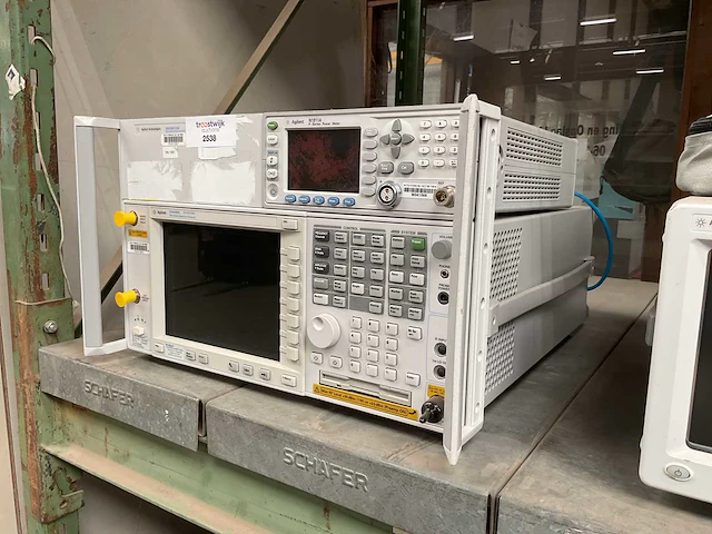Agilent e4440a spectrum analyzer - afbeelding 2 van  6