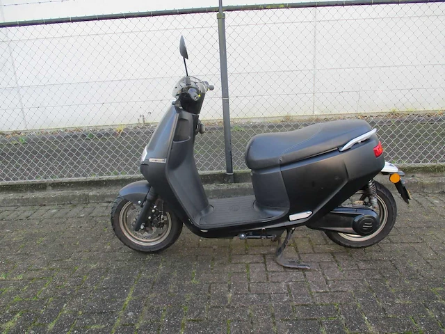Agm - bromscooter - eco - e-scooter - afbeelding 1 van  14
