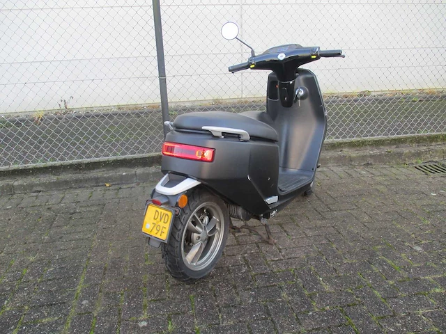 Agm - bromscooter - eco - e-scooter - afbeelding 12 van  14