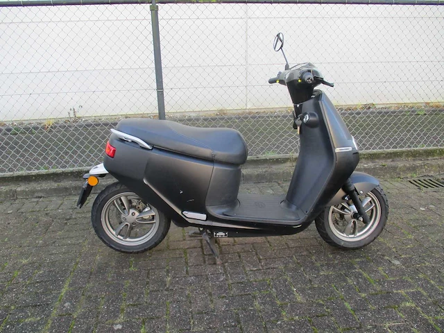 Agm - bromscooter - eco - e-scooter - afbeelding 11 van  14