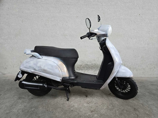 Agm - bromscooter - swan - 4t 45km uitvoering dnn38j - afbeelding 2 van  7