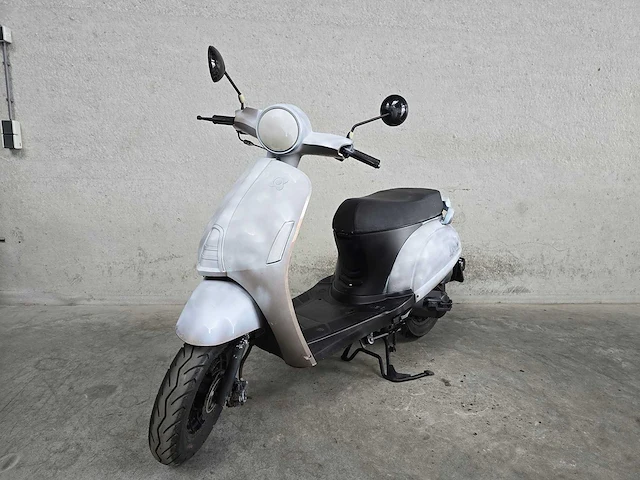 Agm - bromscooter - swan - 4t 45km uitvoering dnn38j - afbeelding 3 van  7