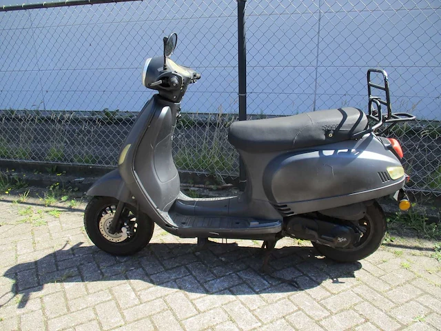Agm - bromscooter - vx 50 riva - scooter - afbeelding 1 van  10