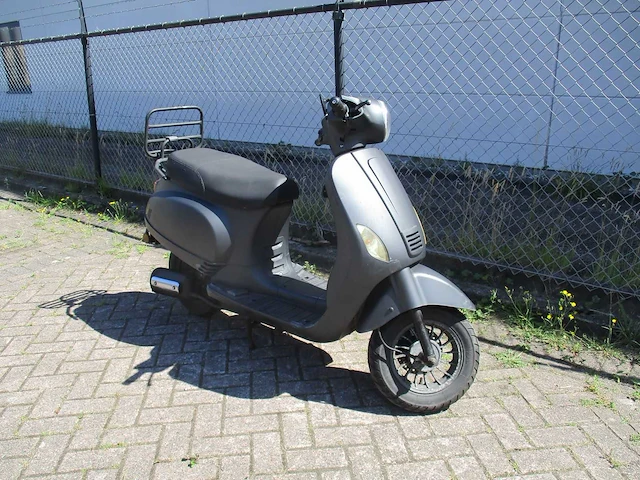 Agm - bromscooter - vx 50 riva - scooter - afbeelding 5 van  10