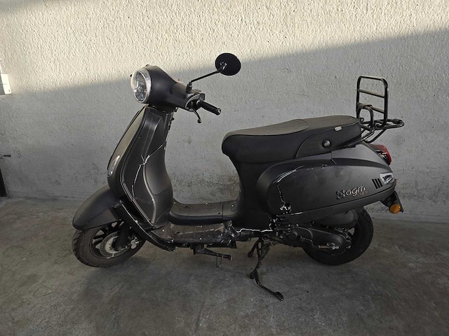 Agm - bromscooter - vx50 injectie - 4t 45km uitvoering flb58d - afbeelding 1 van  7