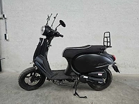 Agm - bromscooter - vx50 plus injectie - 4t 45km uitvoering flh69r - afbeelding 1 van  7