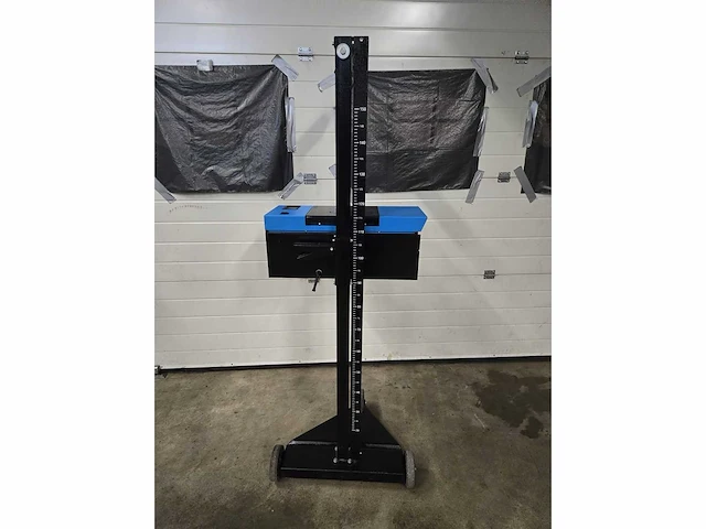 Agm - hl26 - various garage tools - afbeelding 1 van  7