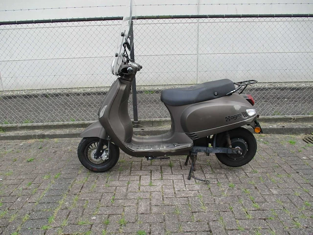Agm - snorscooter - e-vx50 - e-scooter - afbeelding 1 van  11