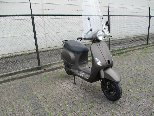 Agm - snorscooter - e-vx50 - e-scooter - afbeelding 7 van  11