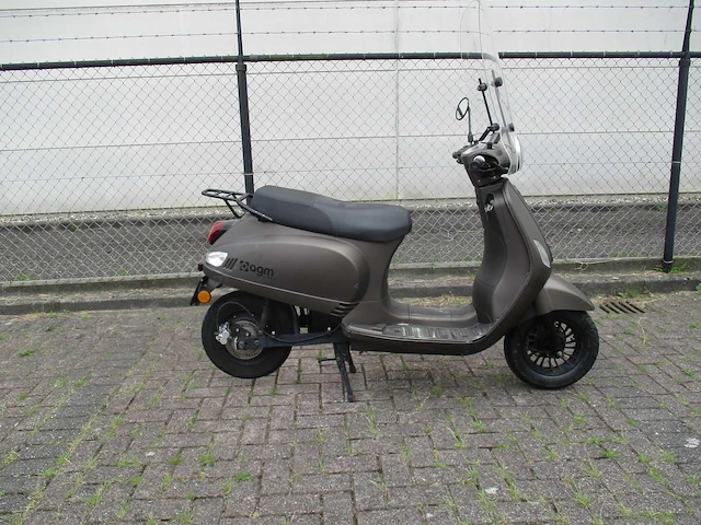 Agm - snorscooter - e-vx50 - e-scooter - afbeelding 8 van  11