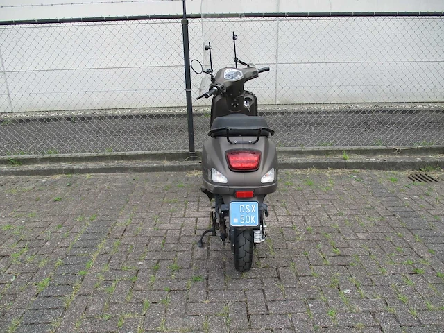 Agm - snorscooter - e-vx50 - e-scooter - afbeelding 10 van  11